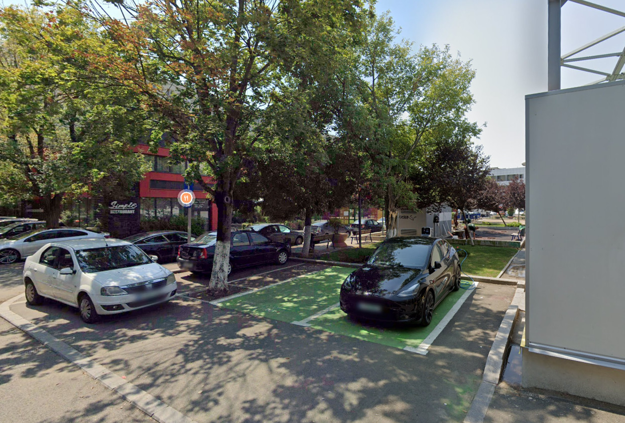 Staţie EV Enel X - Strada Frumușani, București