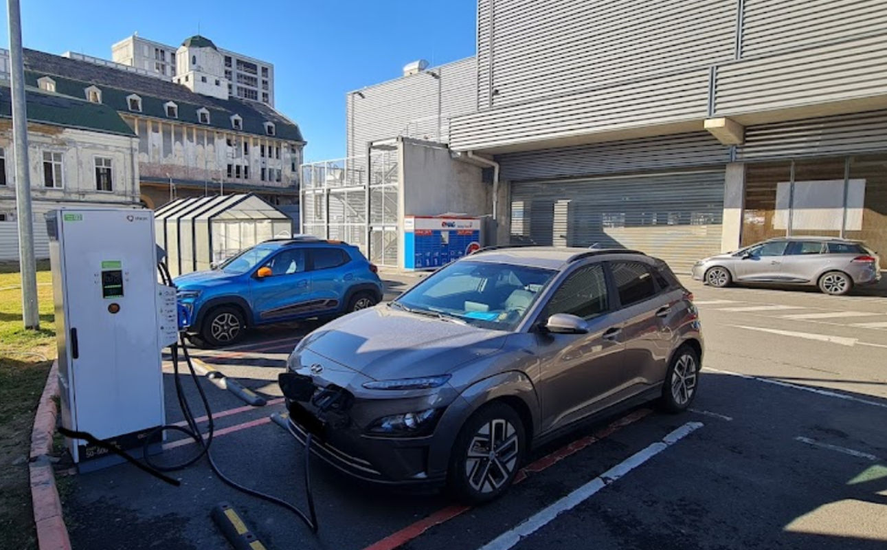 Staţie EV Kaufland Bucuresti-Basarab Renovatio e-charge Charging Station